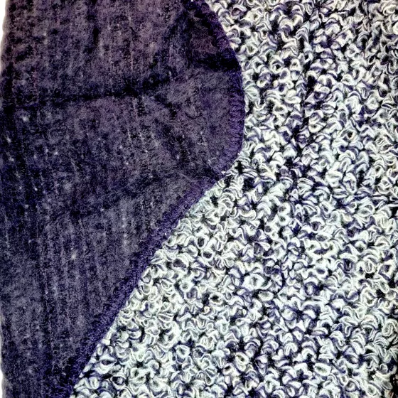 Kuschelweicher XL doppelseitiger Dreieckschal violett